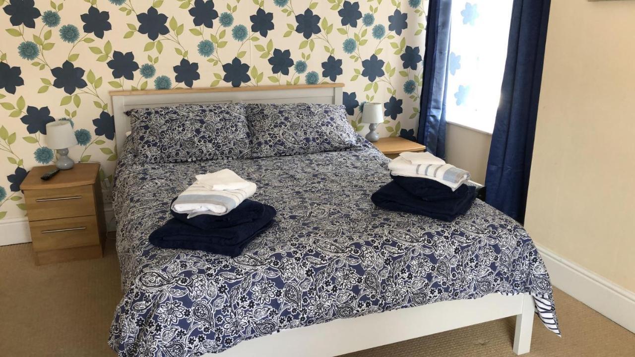 Newcastle  The Crown Inn & B&B מראה חיצוני תמונה